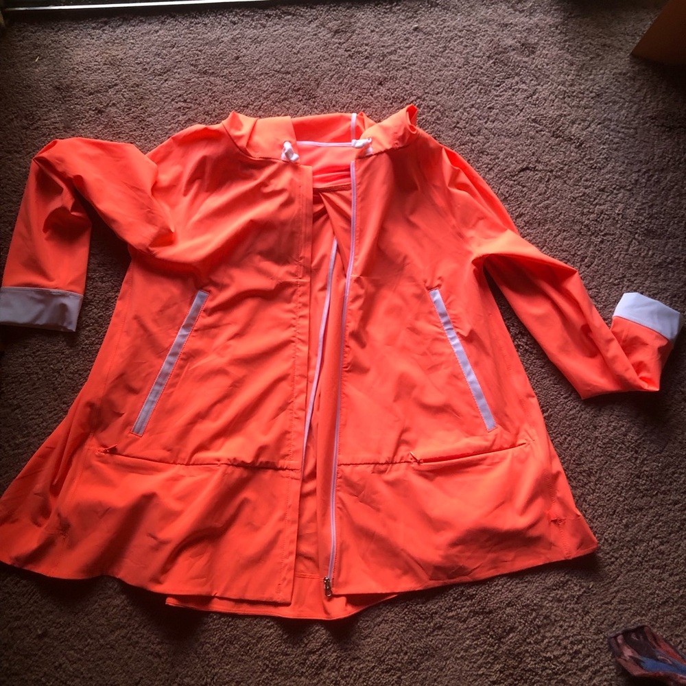 Lululemon windbreaker/ rain jacket